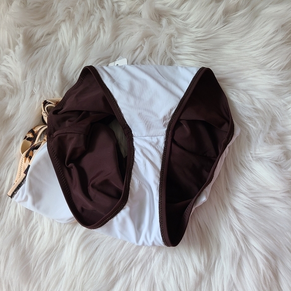 Bronw animal print and solid one piece - Picture 12 of 12